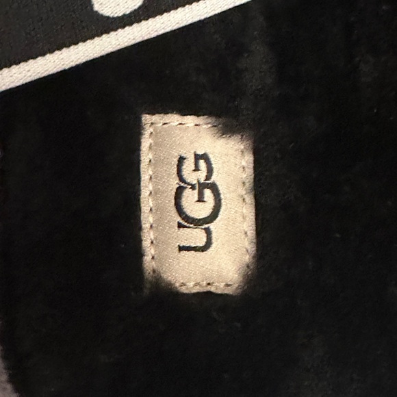 Ugg super fluff black size 5 women - Picture 6 of 7